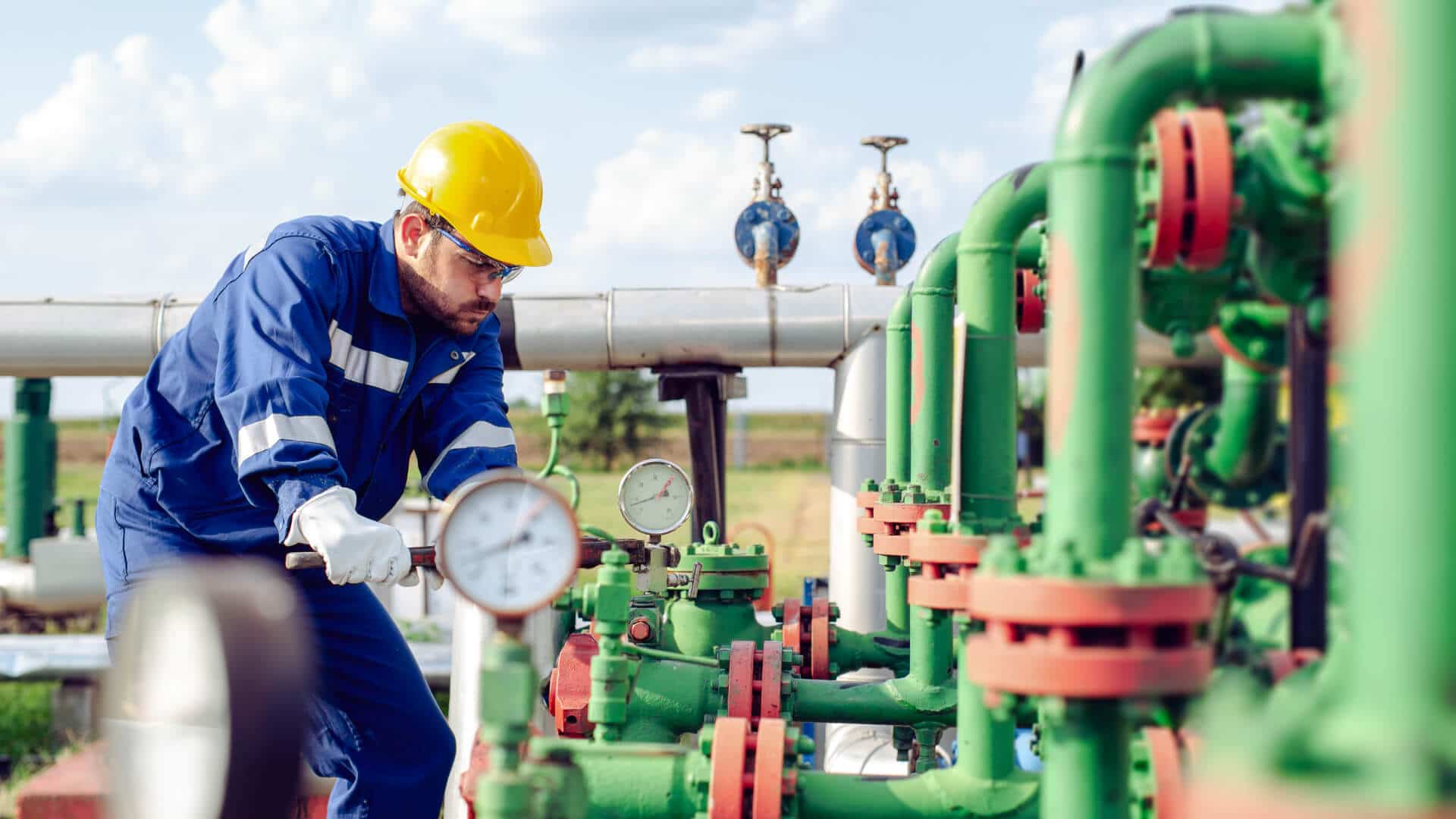 Field pipe maintenance technician